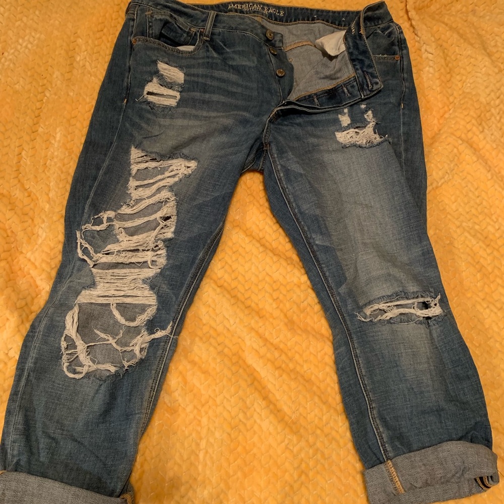 AE Tomgirl Ripped Jeans